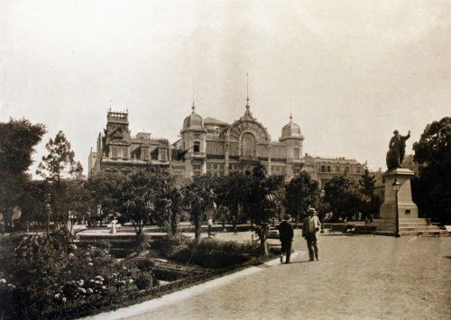 Plaza Libertad y Teatro Coliseo