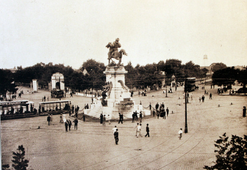 Plaza Italia. Monumento a Garibaldi.