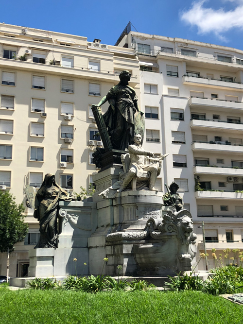 Monumento a Carlos Pellegrini